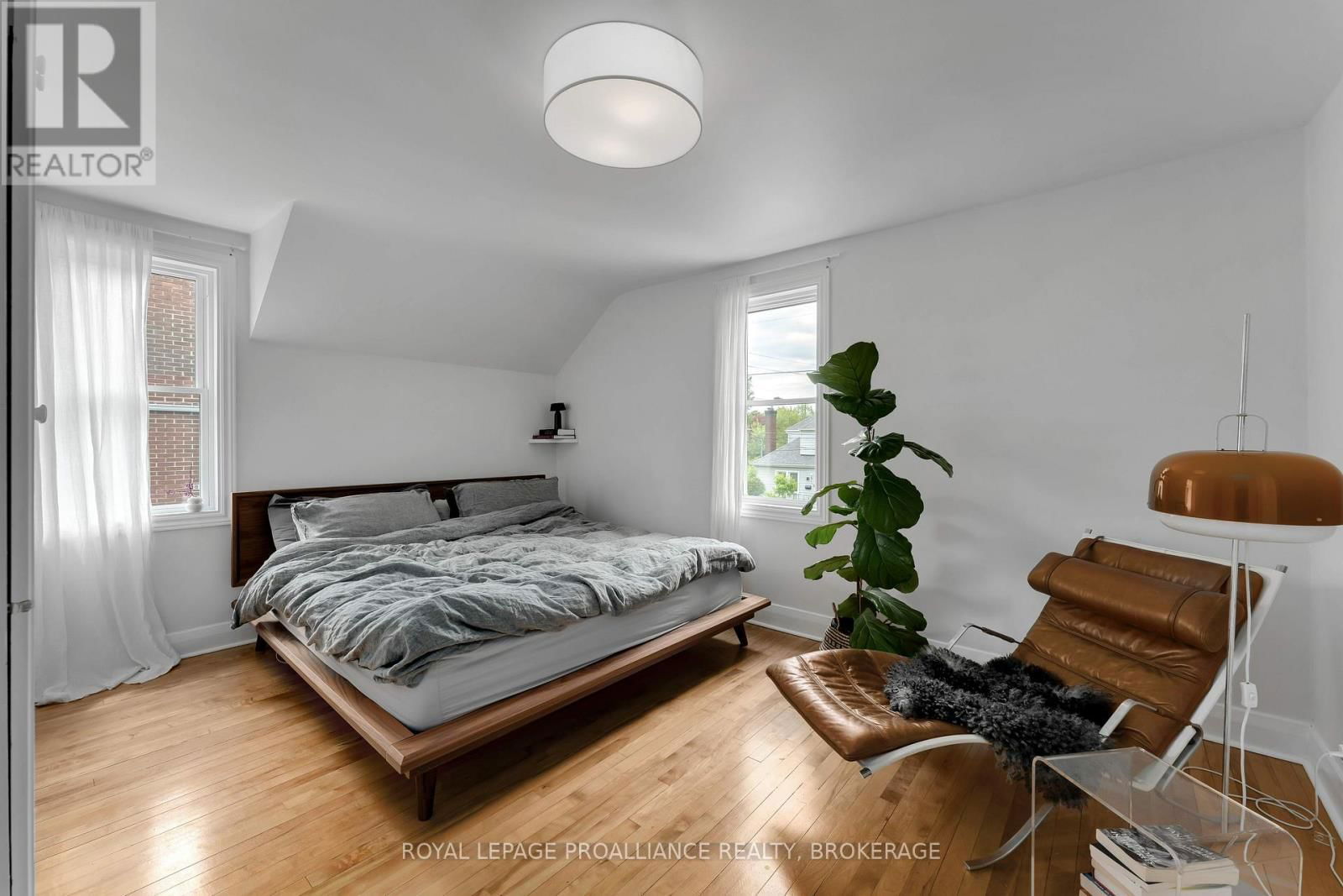 295 COLLEGE STREET Image 15