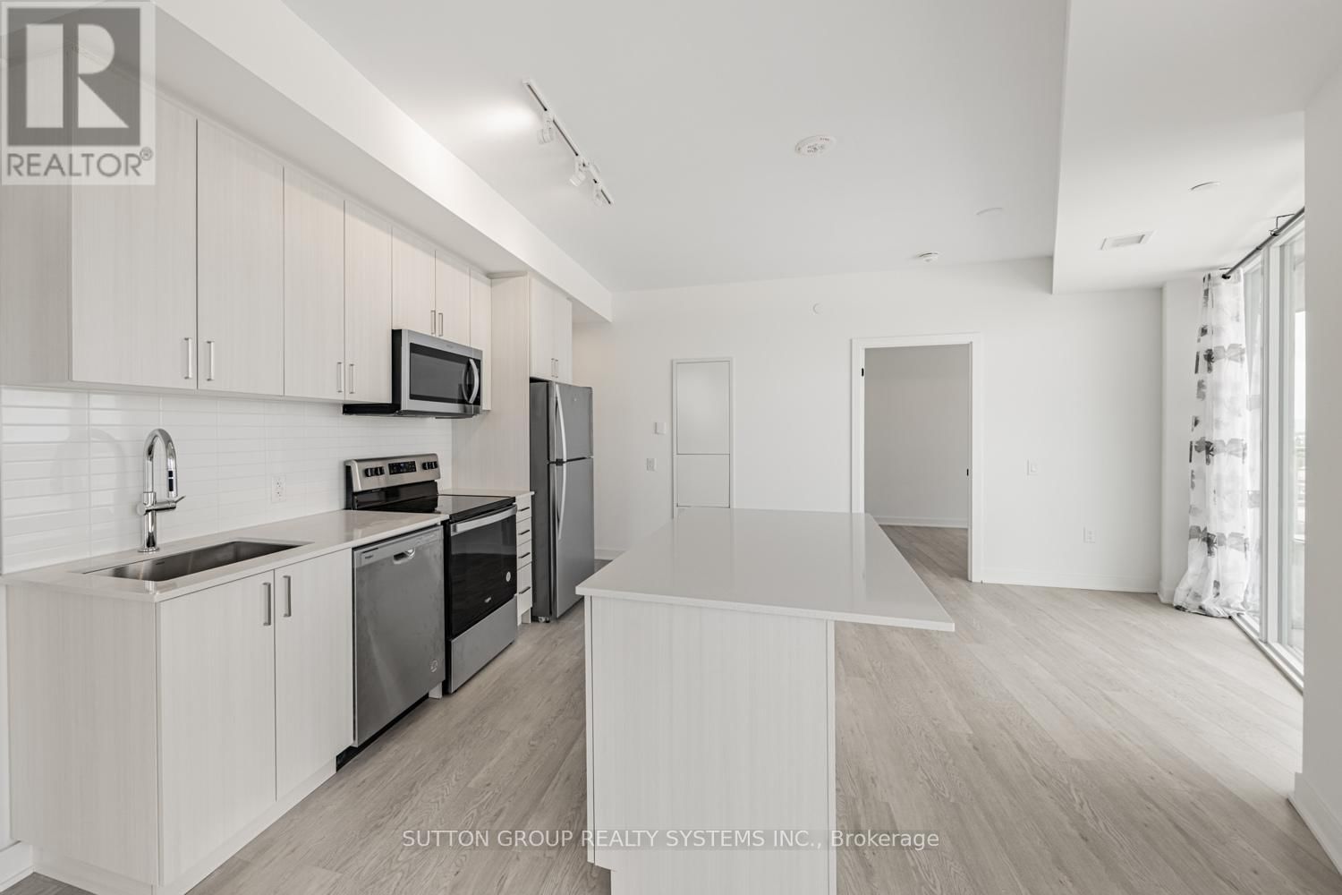 916 - 2782 BARTON STREET EAST Image 6