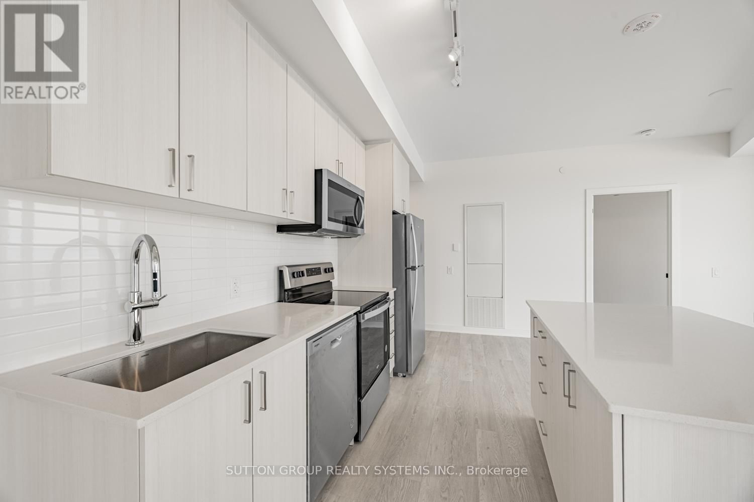 916 - 2782 BARTON STREET EAST Image 7