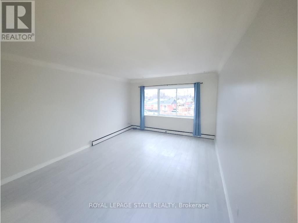 981 MOHAWK ROAD EAST Image 32