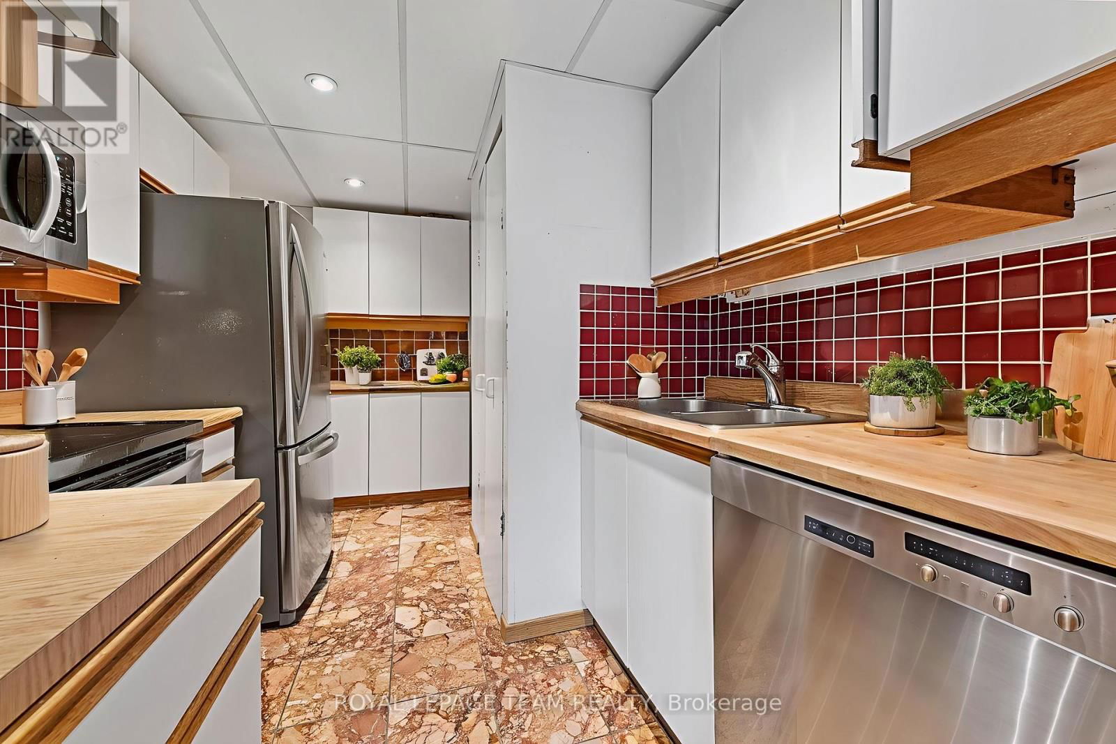 1202 - 141 SOMERSET STREET WEST Image 17