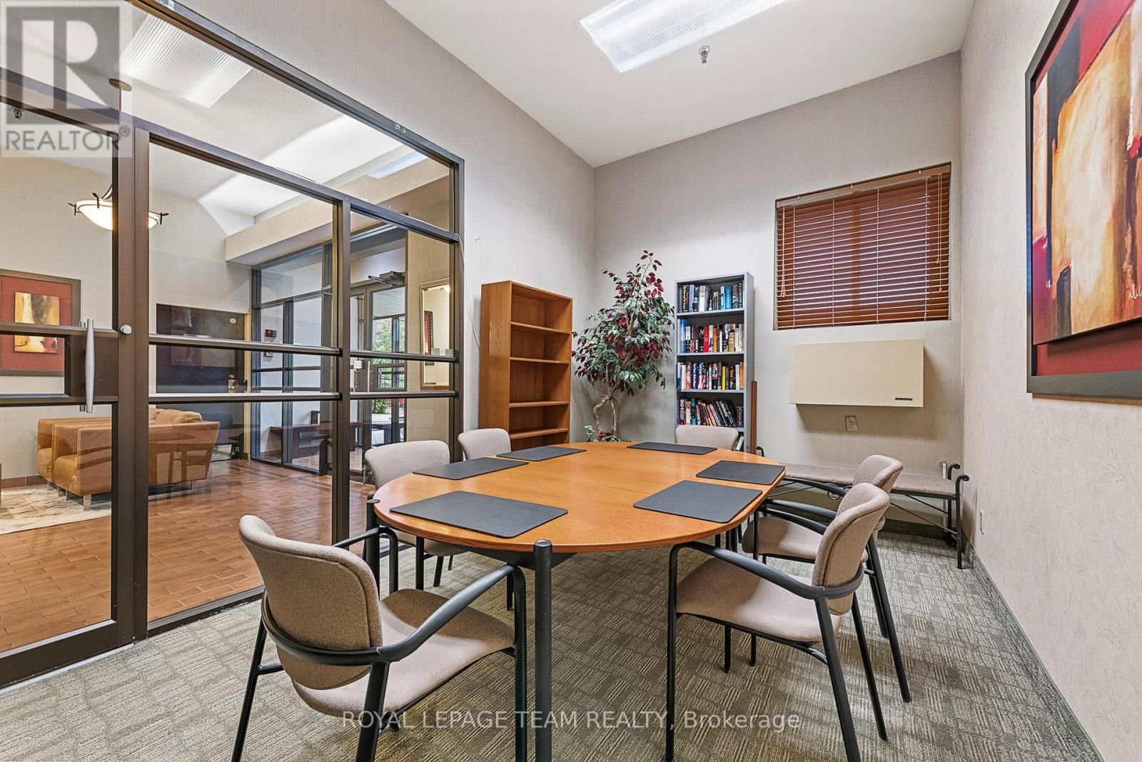 1202 - 141 SOMERSET STREET WEST Image 3