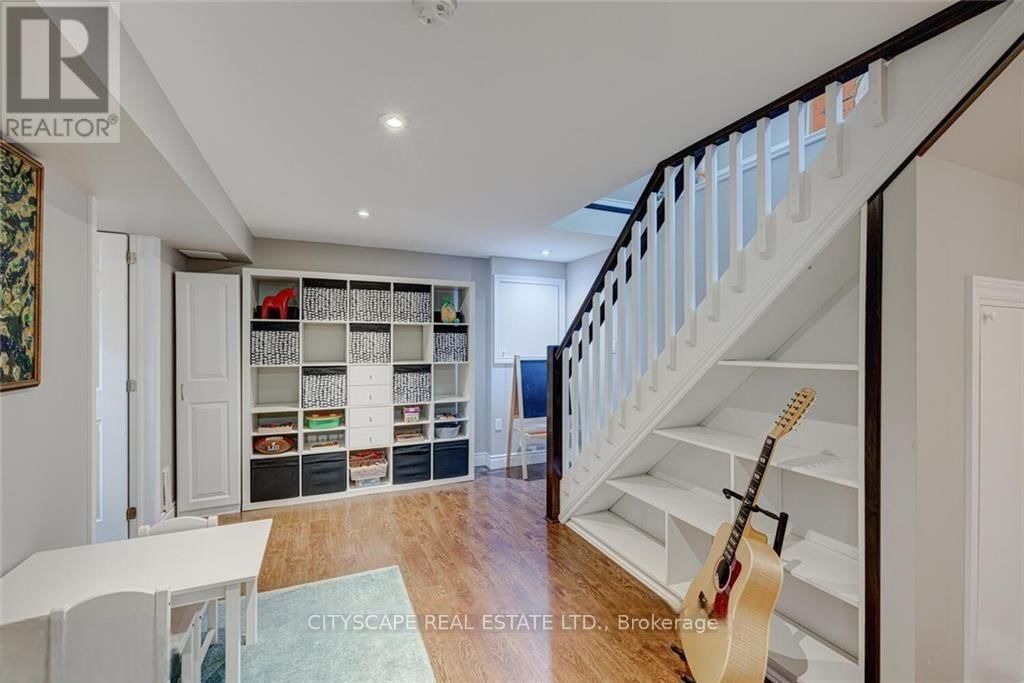621 GLASGOW STREET NORTH Image 24