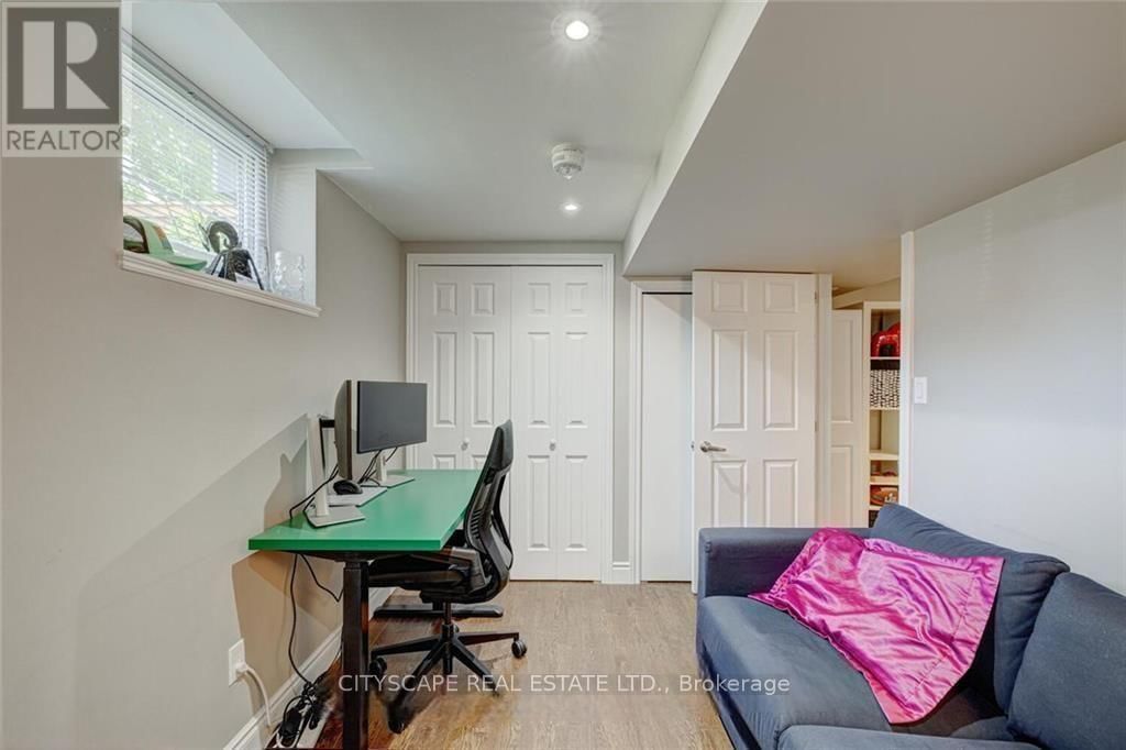 621 GLASGOW STREET NORTH Image 27