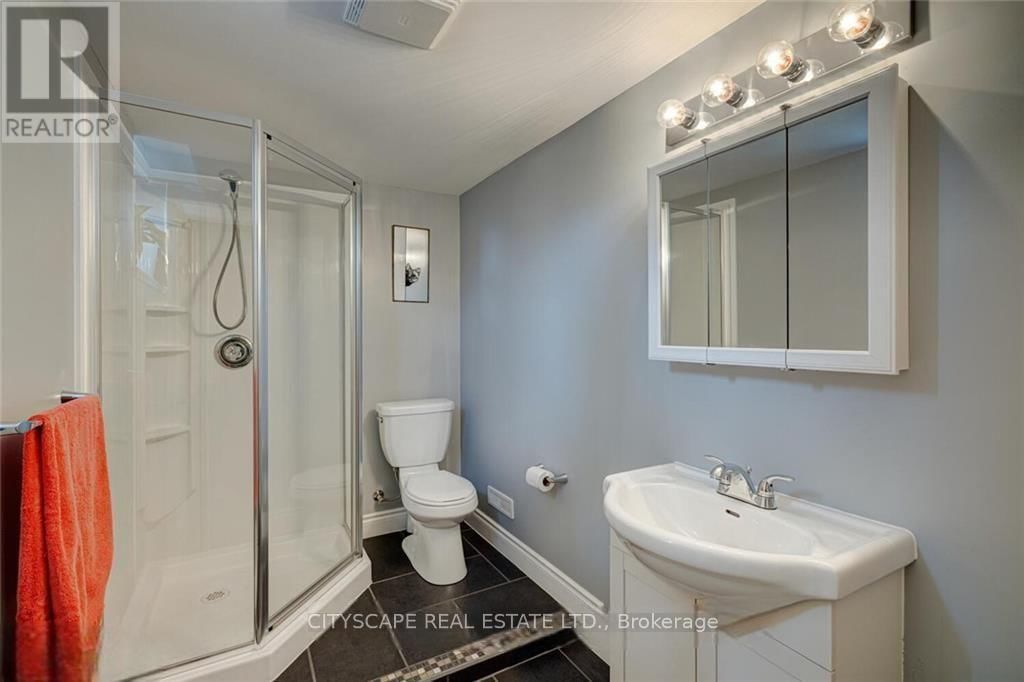 621 GLASGOW STREET NORTH Image 28