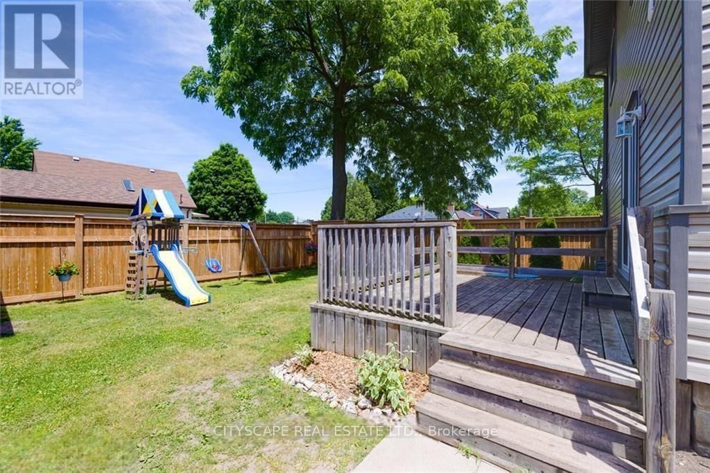 621 GLASGOW STREET NORTH Image 32