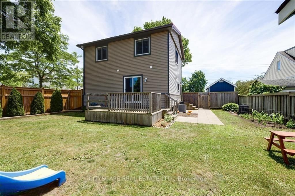 621 GLASGOW STREET NORTH Image 38
