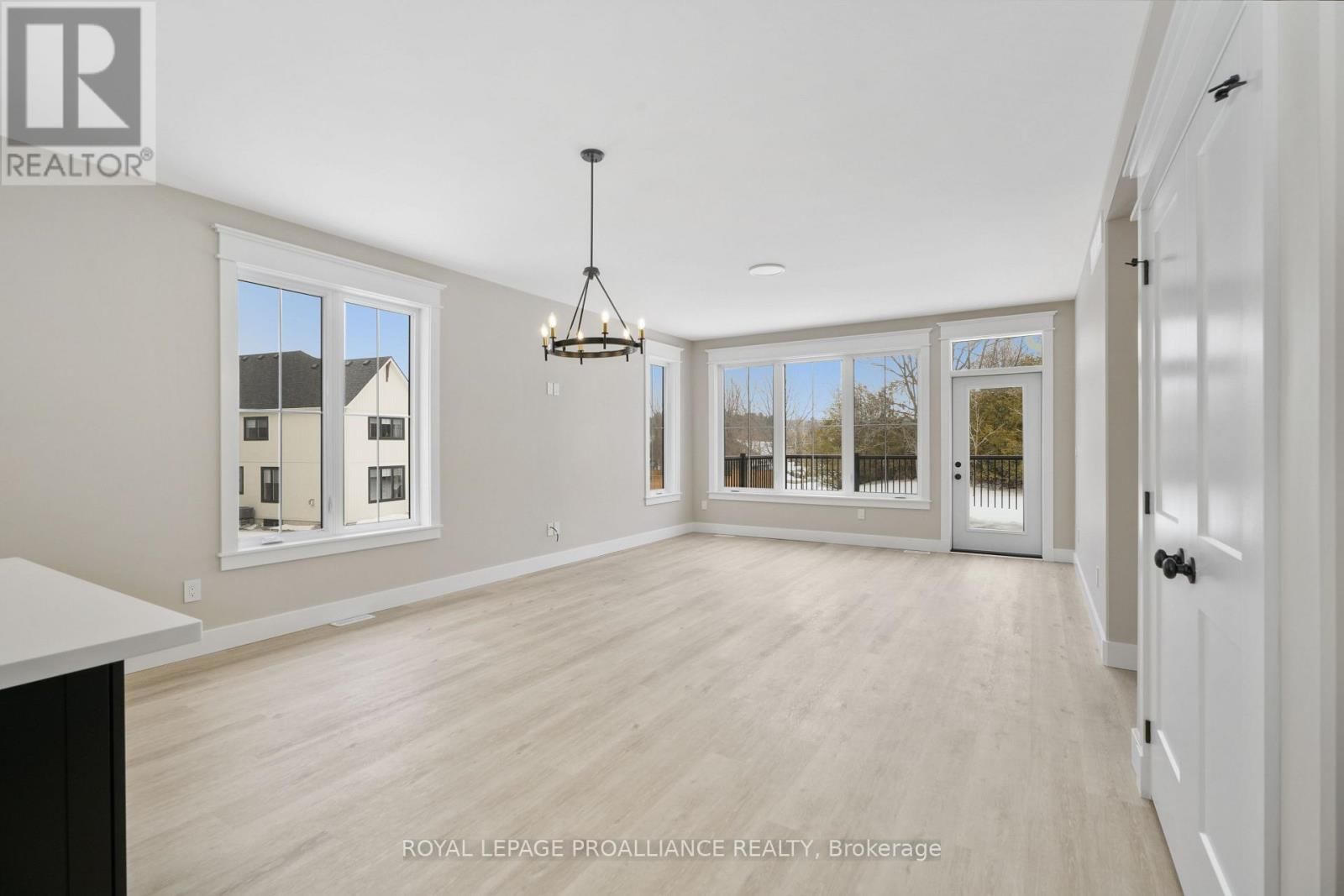 38 HOLLINGSWORTH STREET Image 26