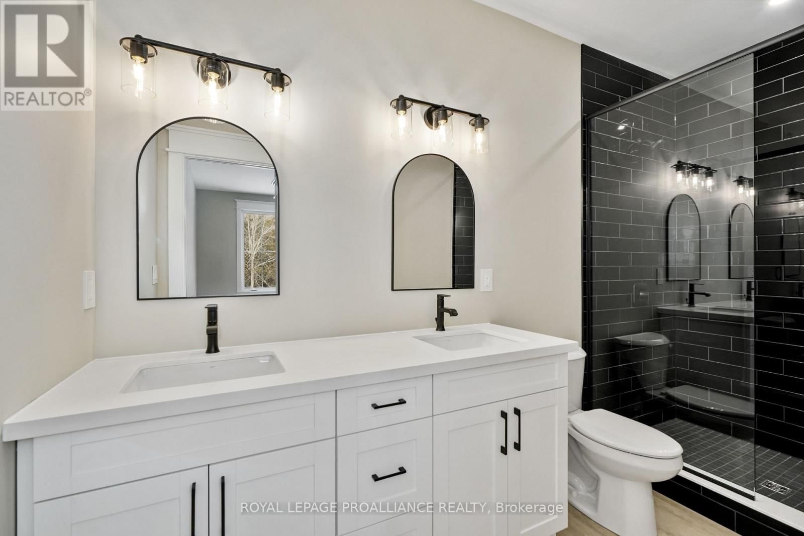 38 HOLLINGSWORTH STREET Image 35