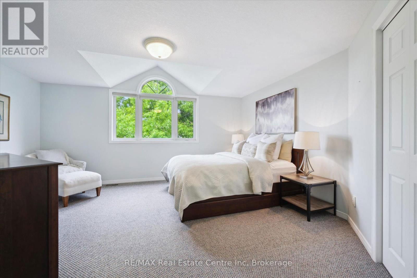 52 CAMM CRESCENT Image 12