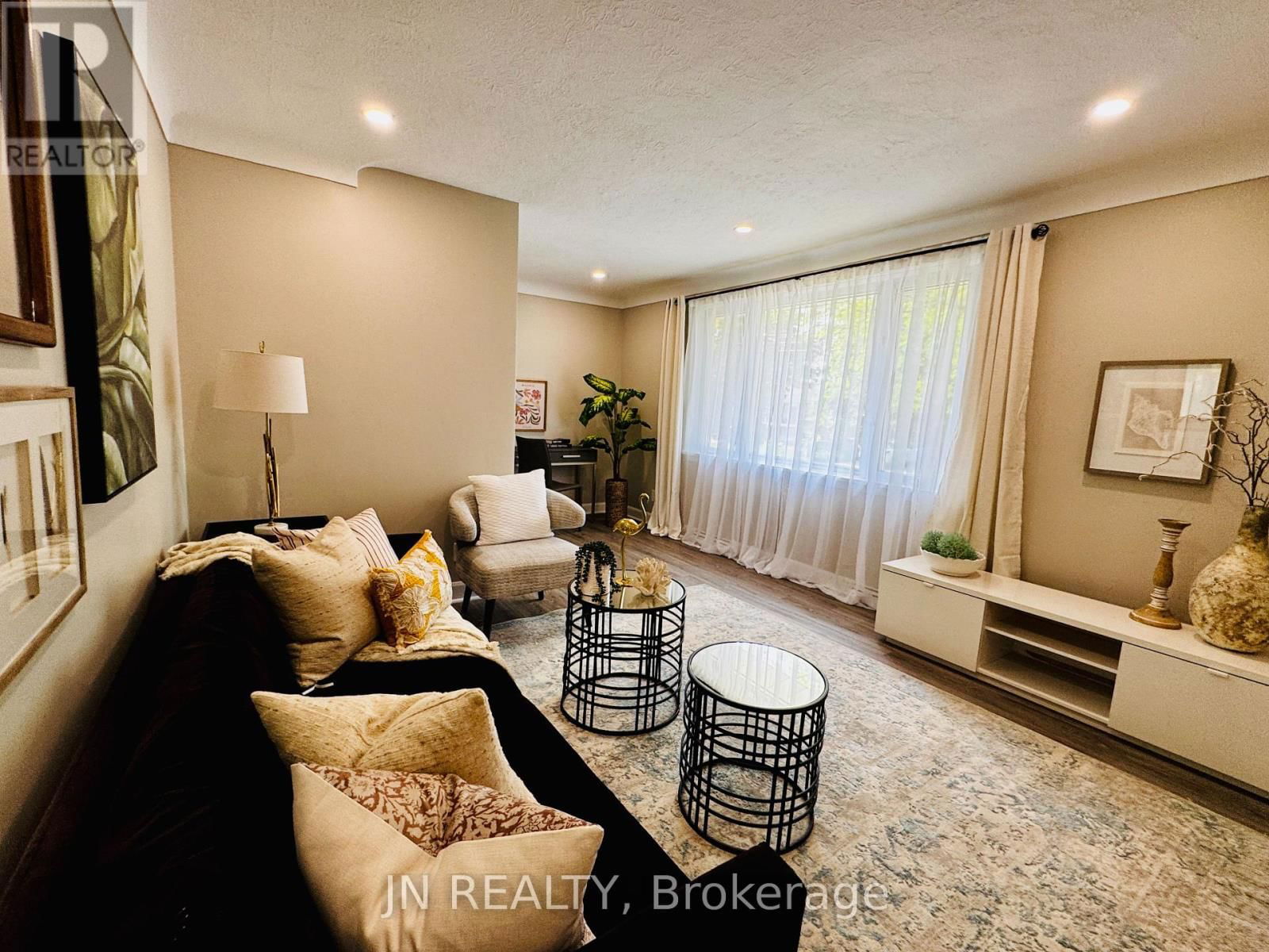 1100 BRUCE STREET Image 10