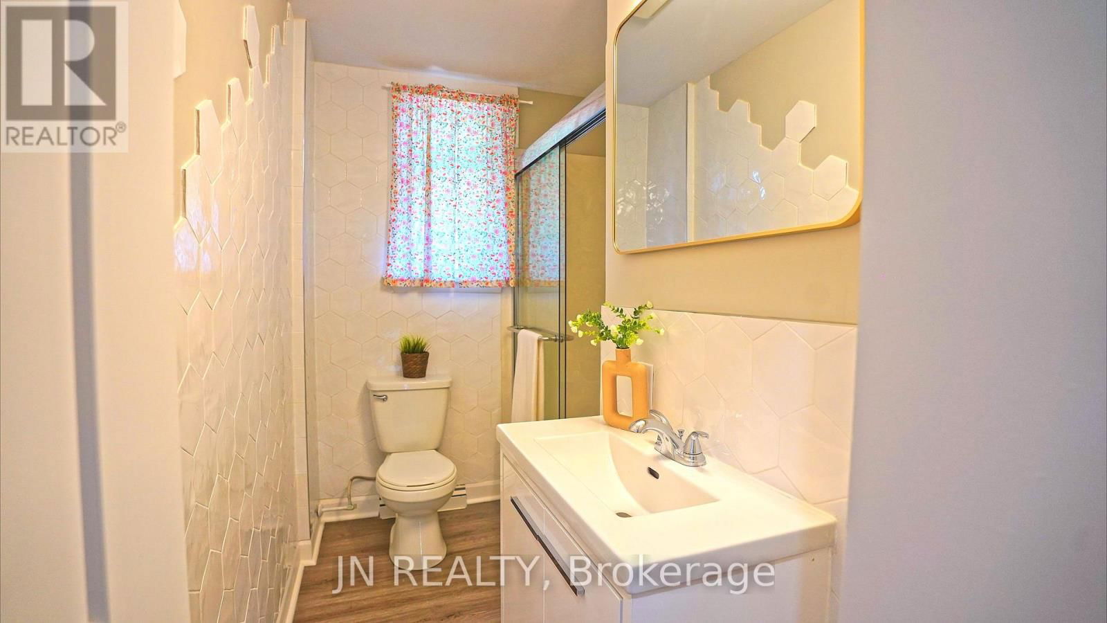 1100 BRUCE STREET Image 18