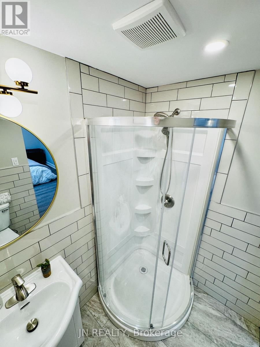 1100 BRUCE STREET Image 23