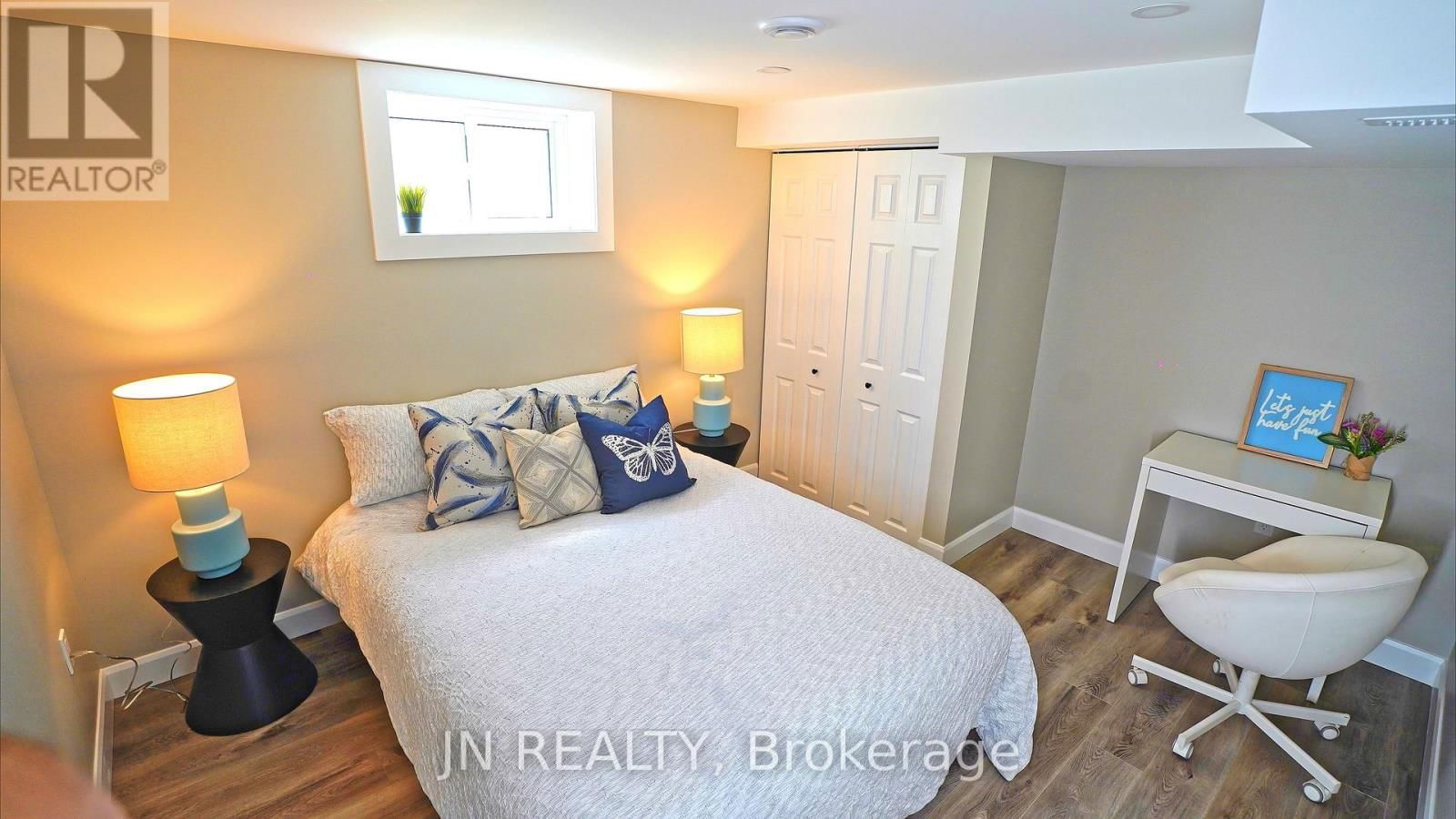 1100 BRUCE STREET Image 32