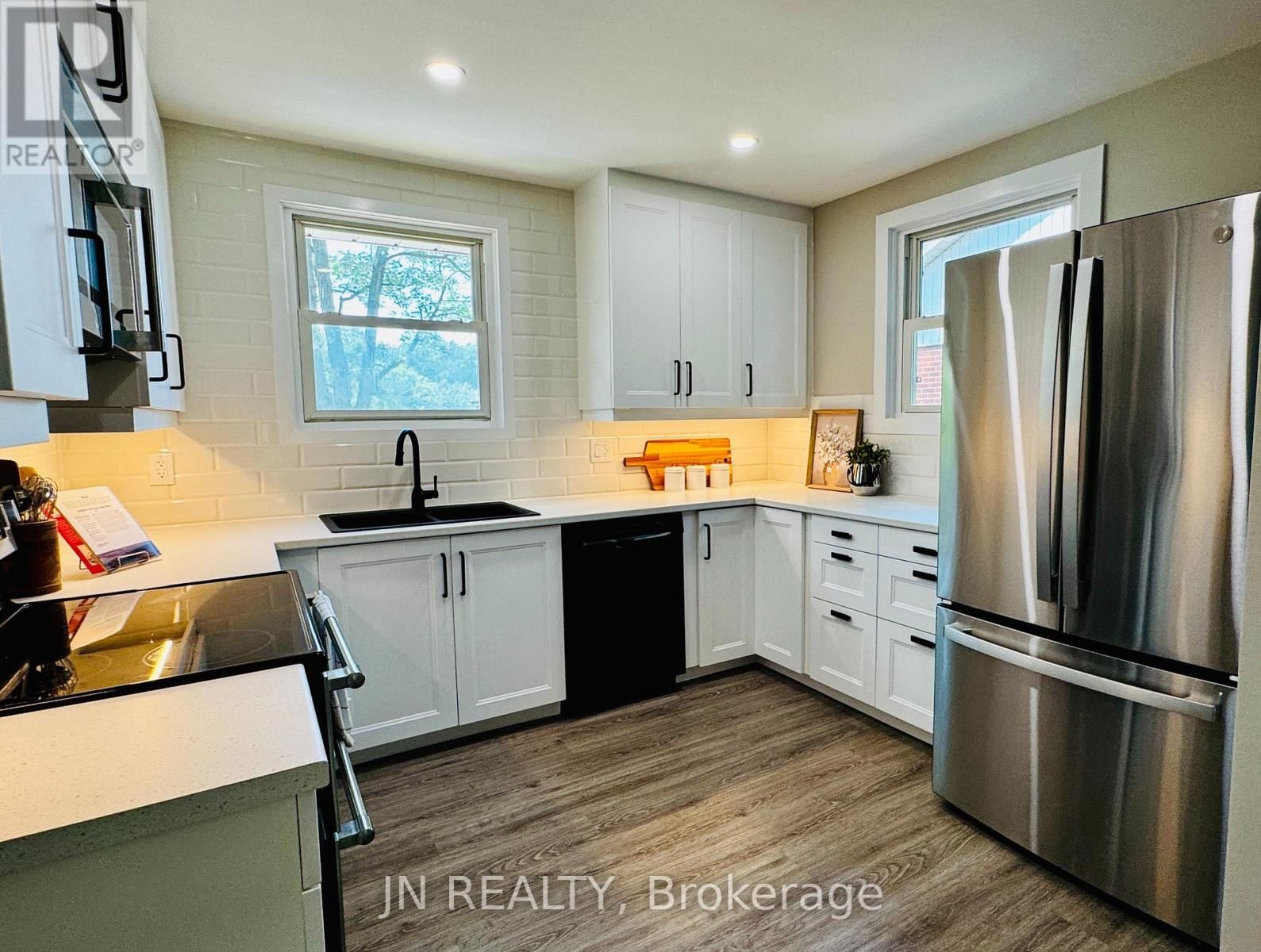 1100 BRUCE STREET Image 6