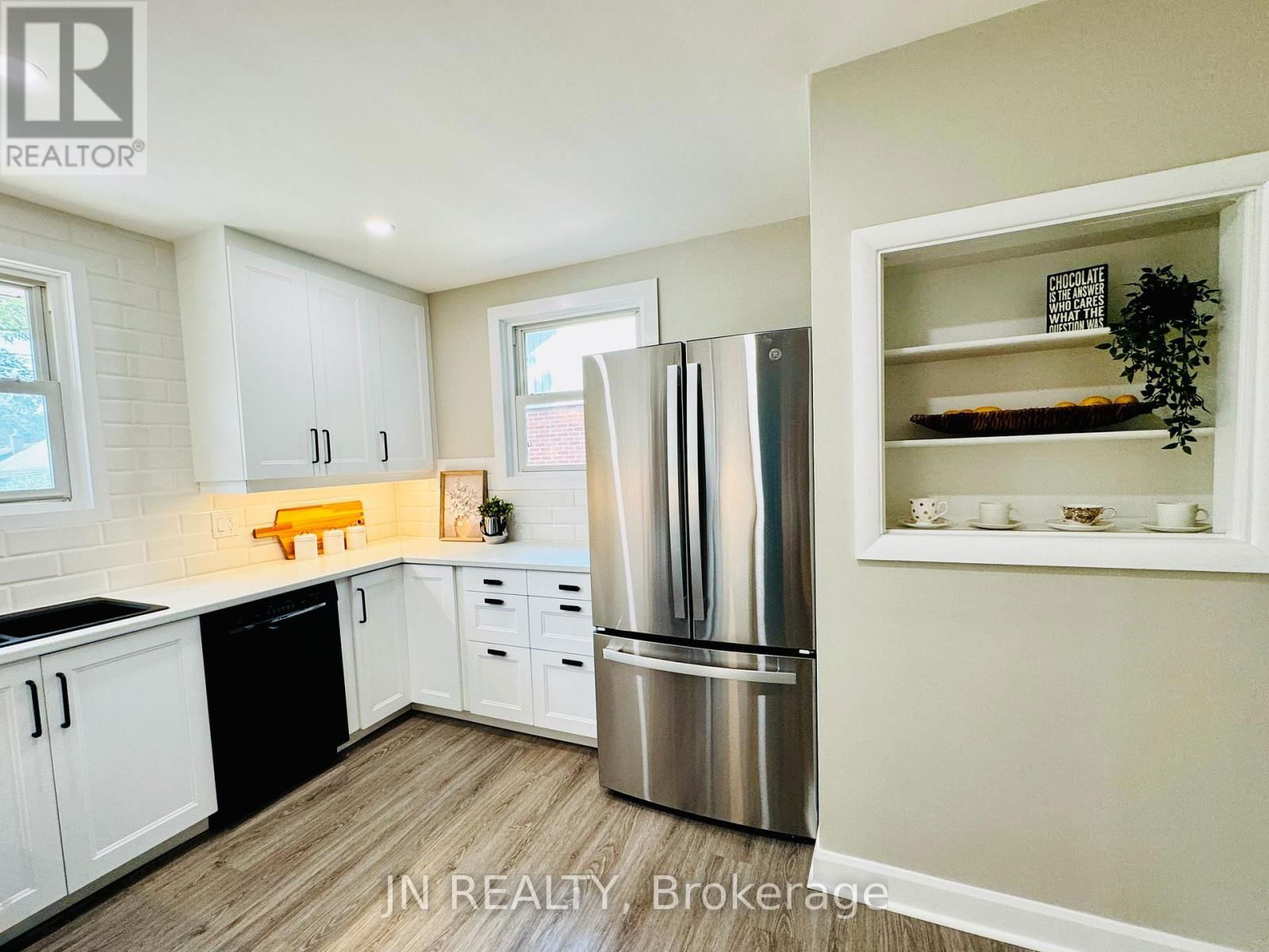 1100 BRUCE STREET Image 8