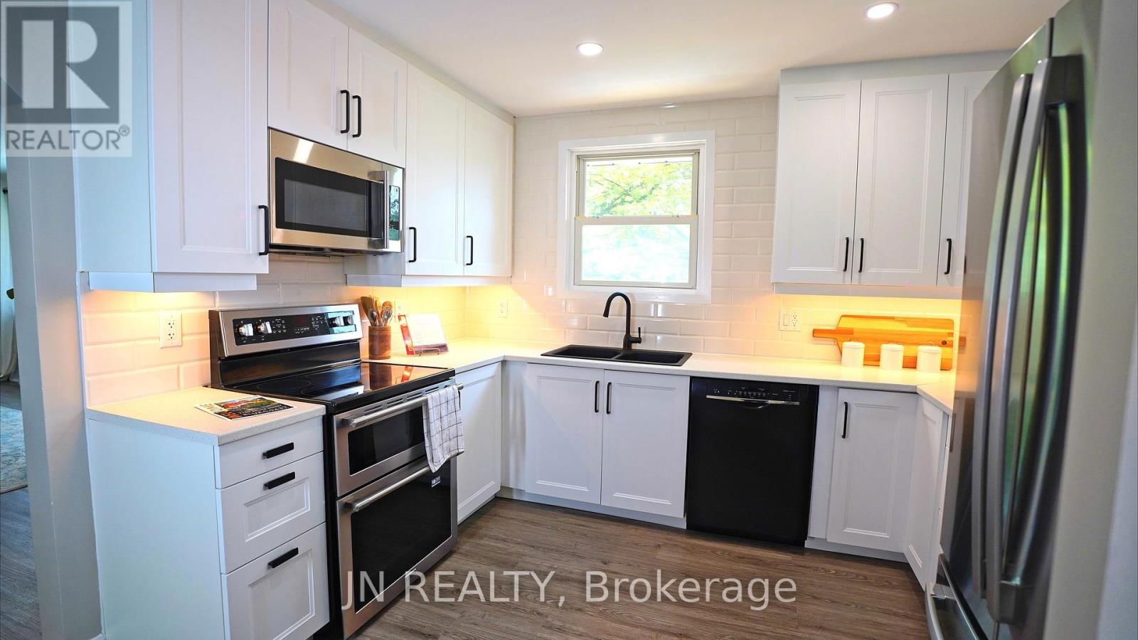 1100 BRUCE STREET Image 9