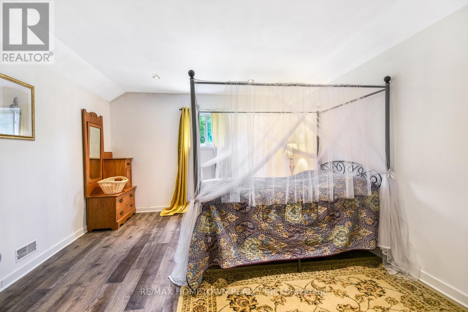 2162 HALLECKS ROAD WEST Image 34