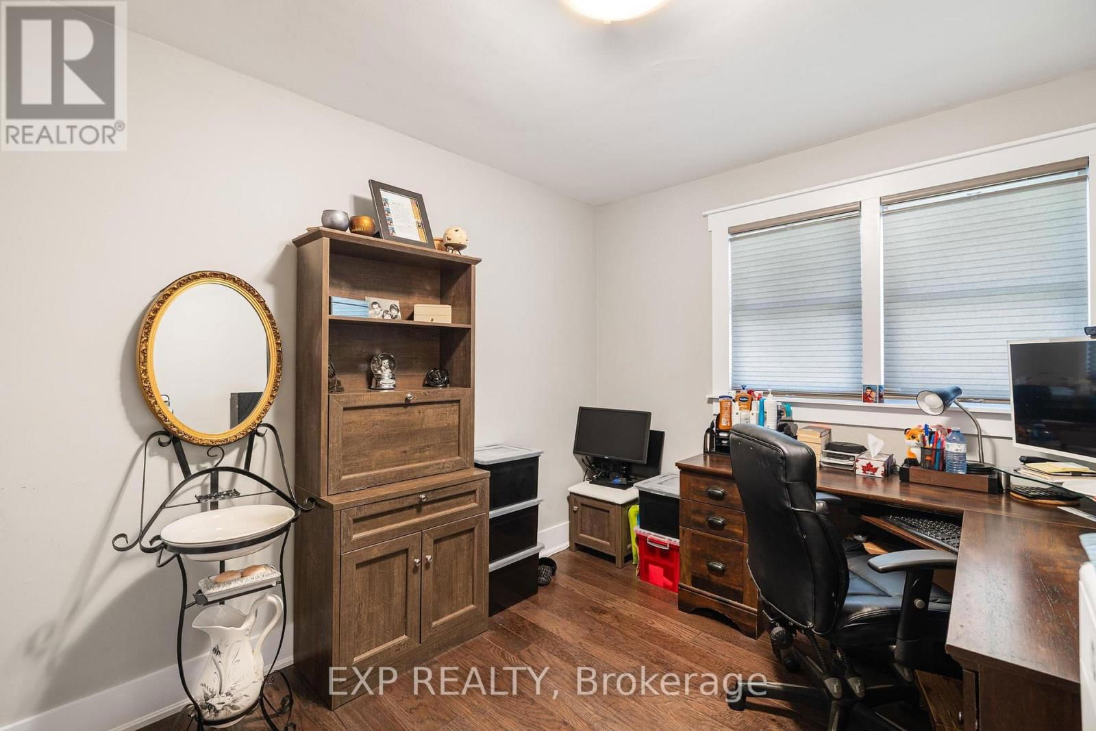 1057 CLARE AVENUE Image 19