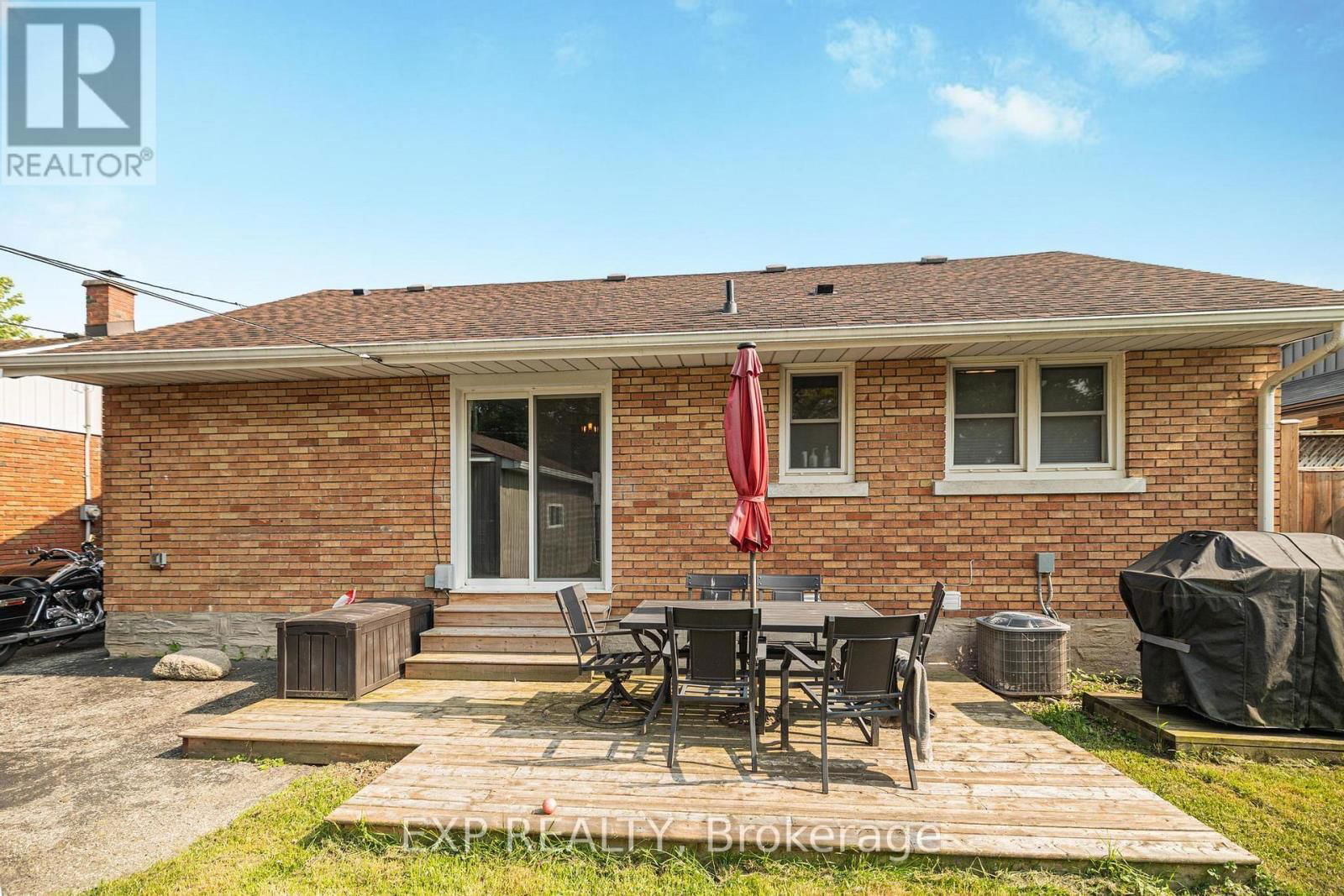 1057 CLARE AVENUE Image 30