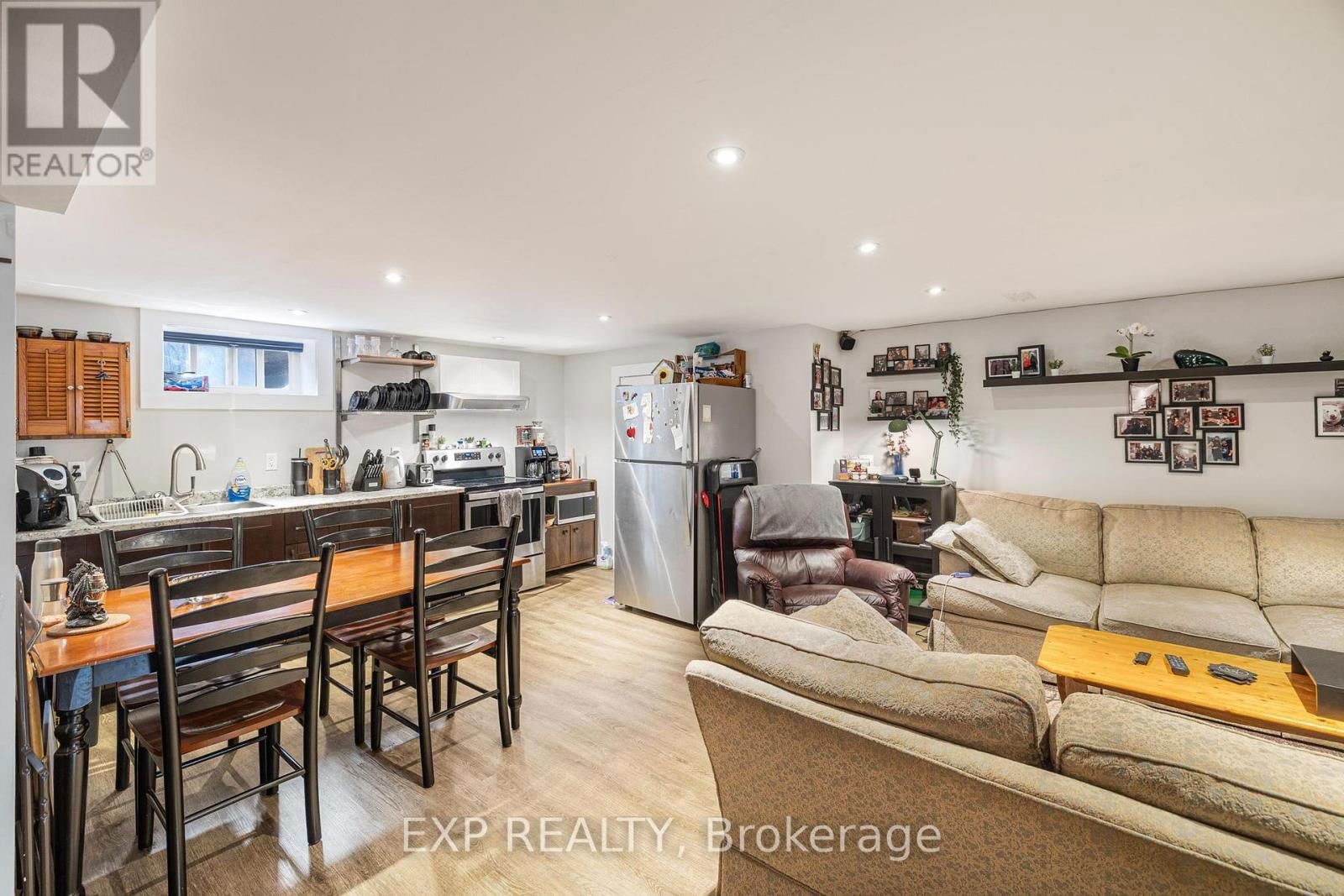 1057 CLARE AVENUE Image 5