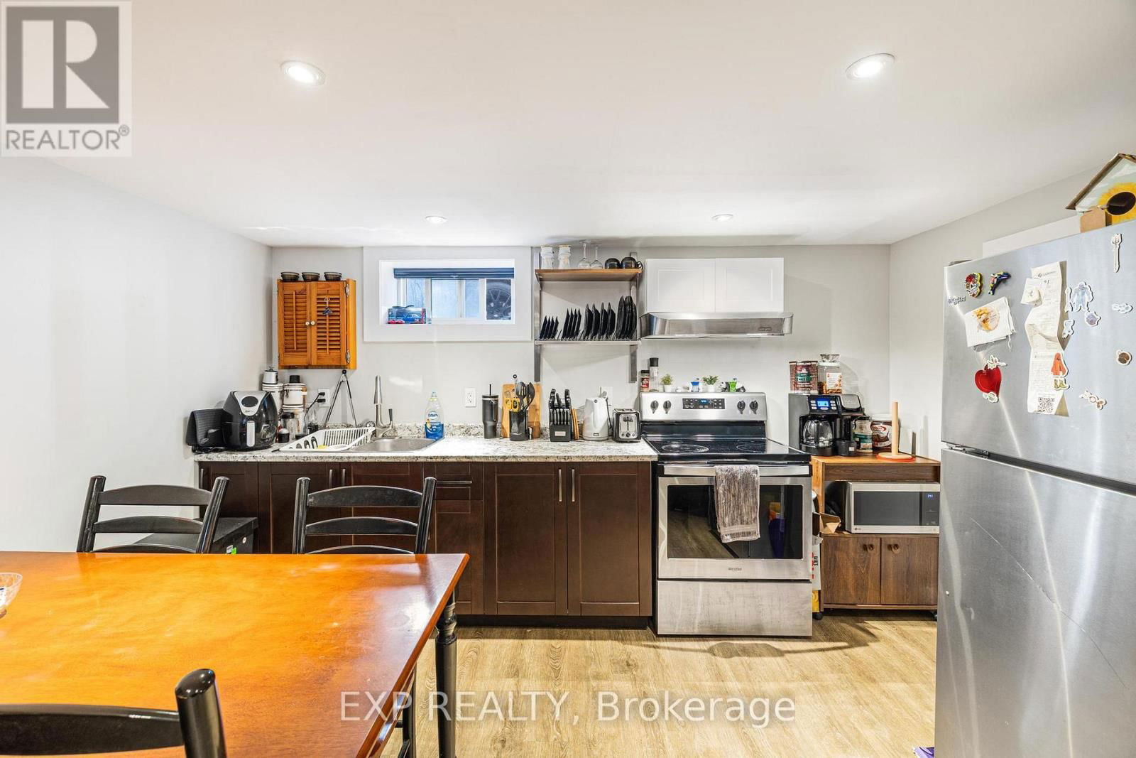 1057 CLARE AVENUE Image 6