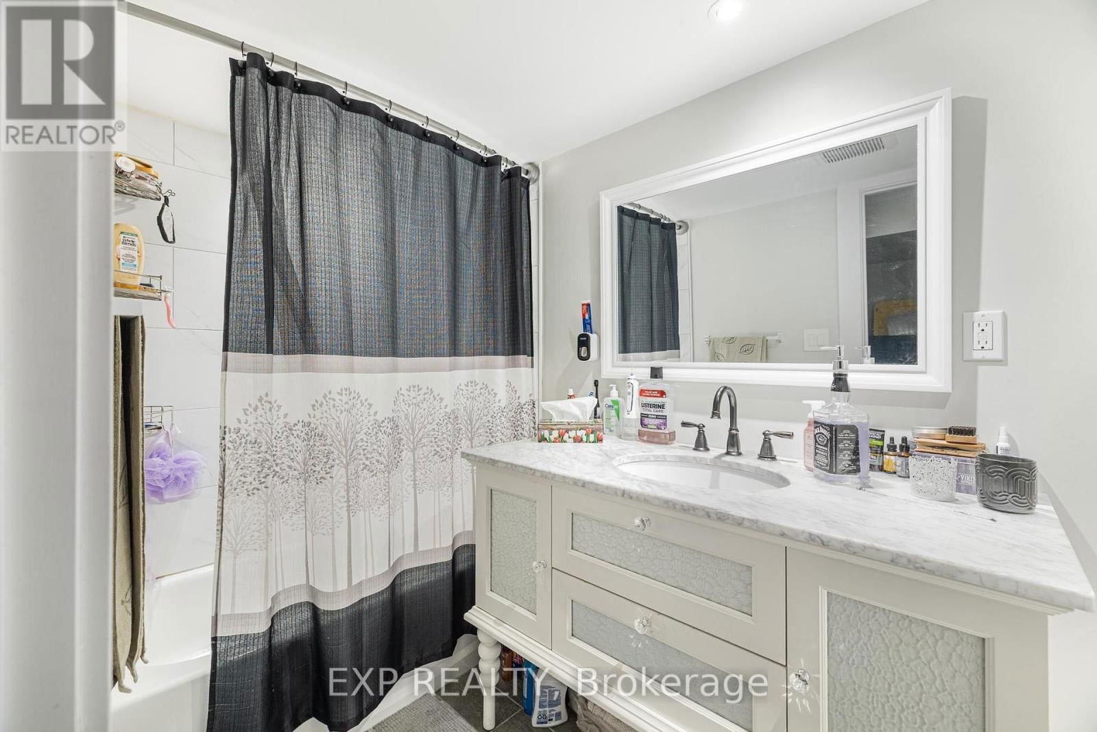 1057 CLARE AVENUE Image 9
