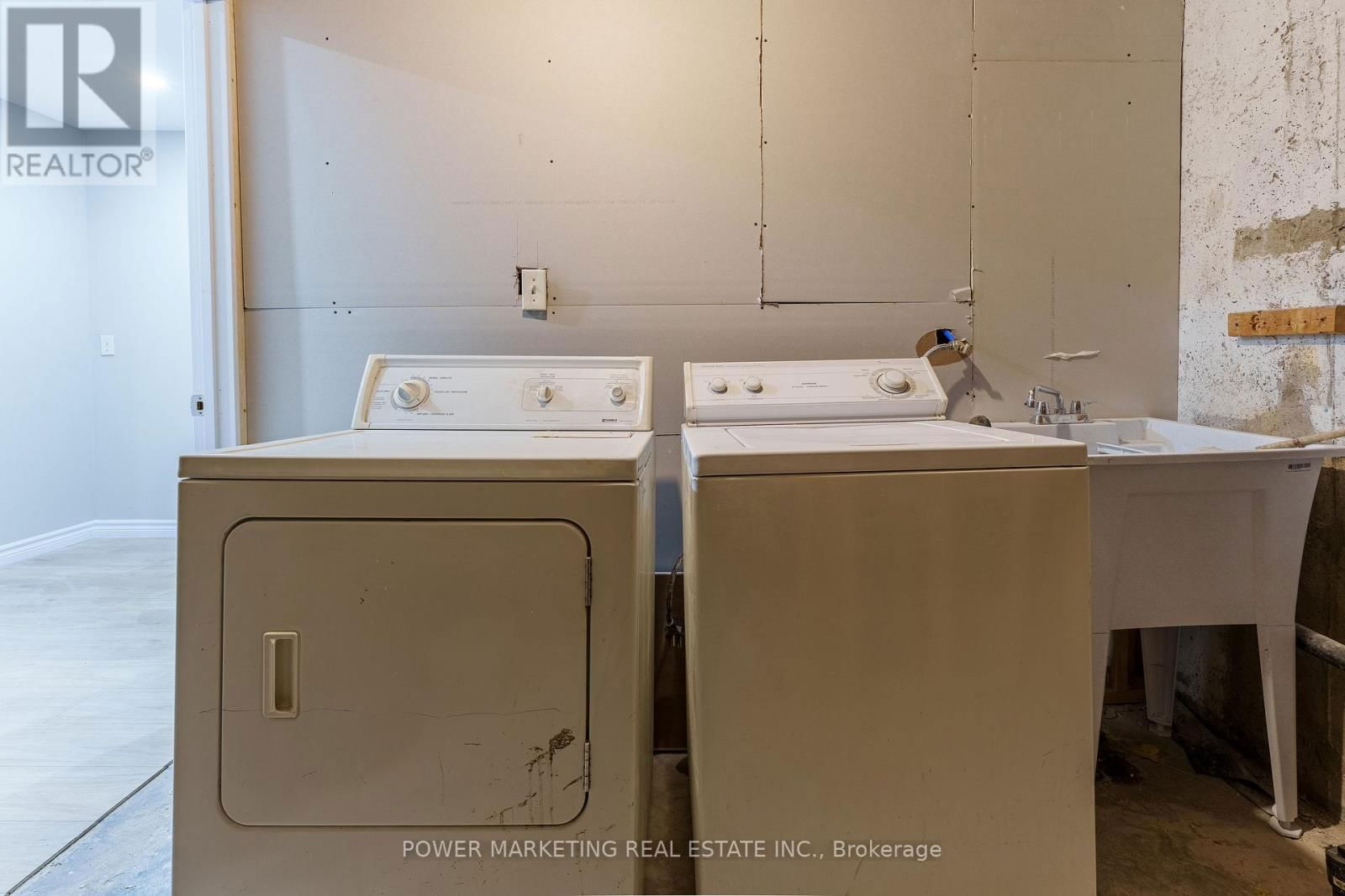 1566 FEATHER LANE Image 24