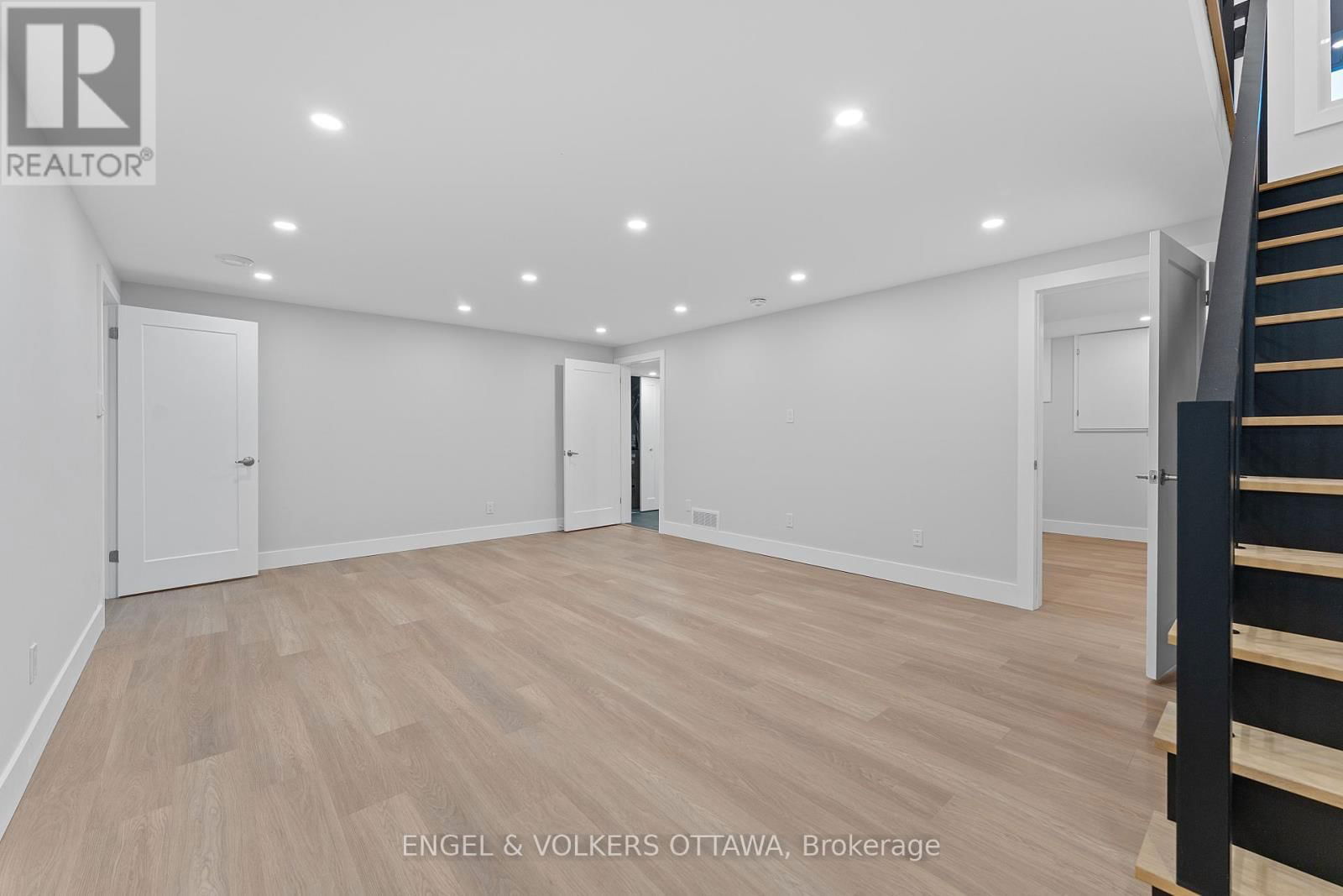 2326 STONEY LANE Image 33