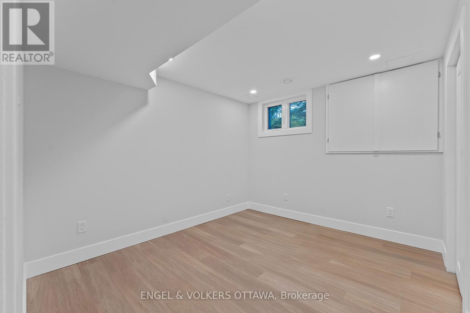 2326 STONEY LANE Image 34