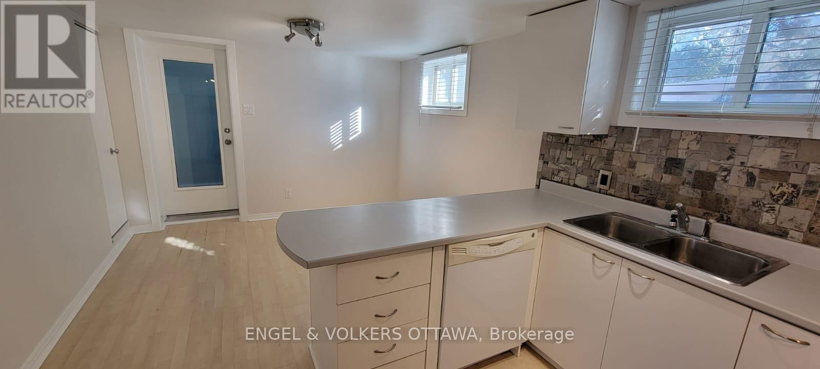 2326 STONEY LANE Image 35