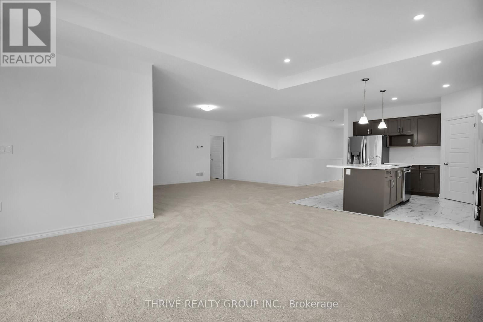 29 - 1080 UPPERPOINT AVENUE Image 16
