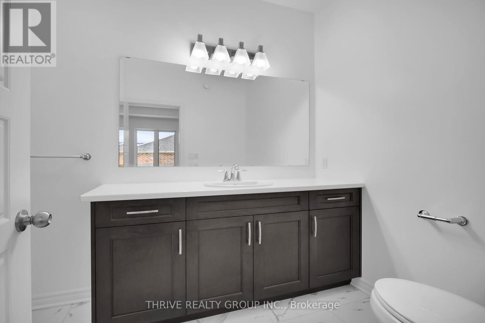 29 - 1080 UPPERPOINT AVENUE Image 24