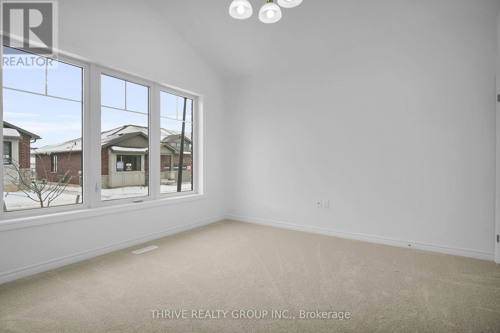 29 - 1080 UPPERPOINT AVENUE Image 28