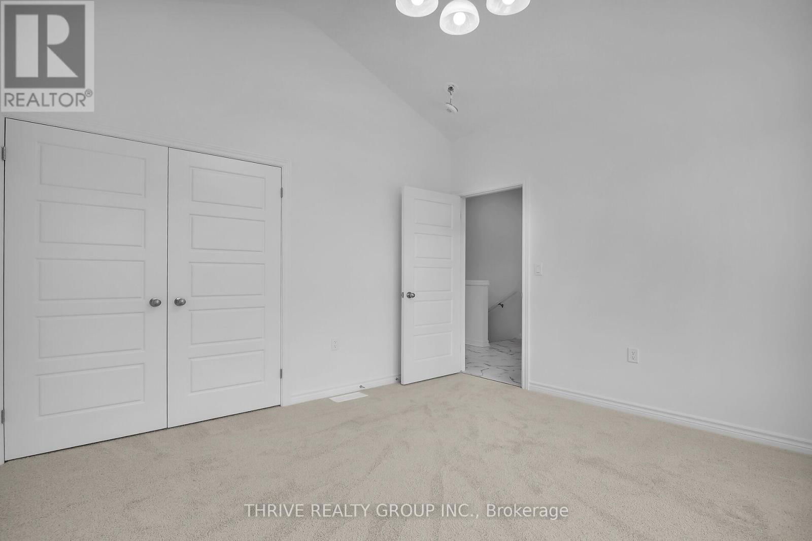 29 - 1080 UPPERPOINT AVENUE Image 29