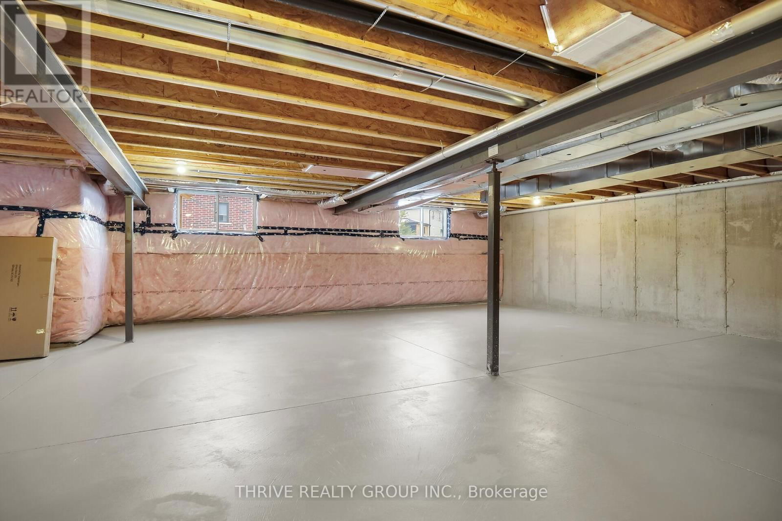 29 - 1080 UPPERPOINT AVENUE Image 32