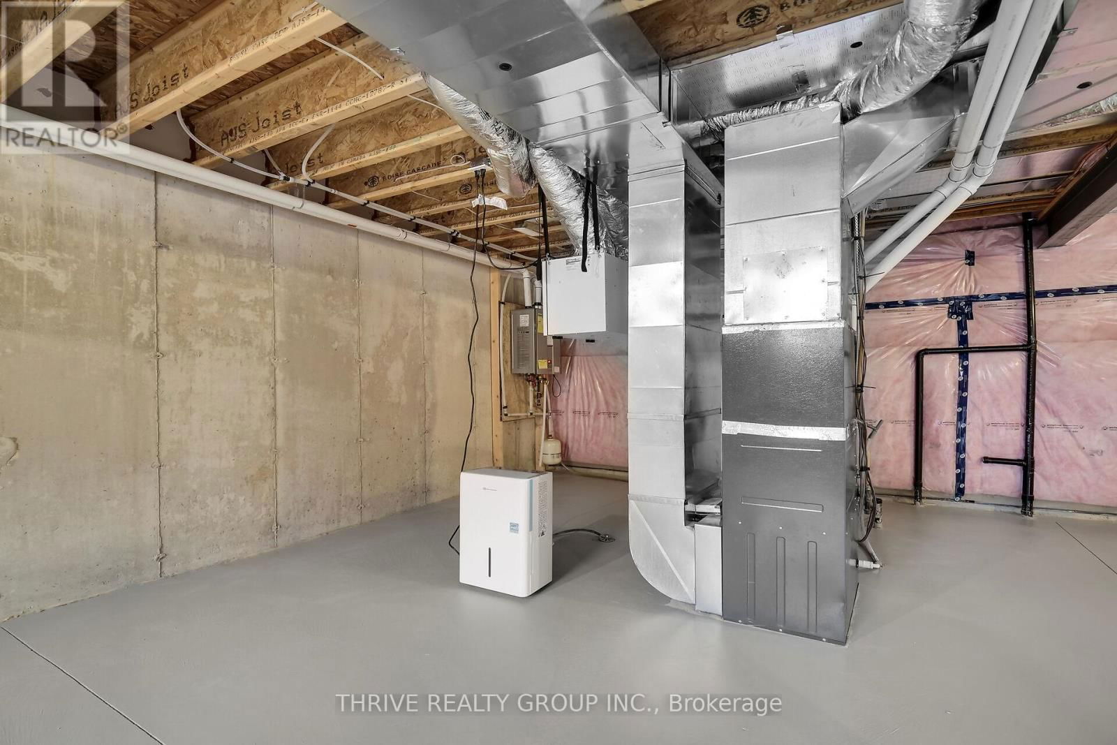 29 - 1080 UPPERPOINT AVENUE Image 33