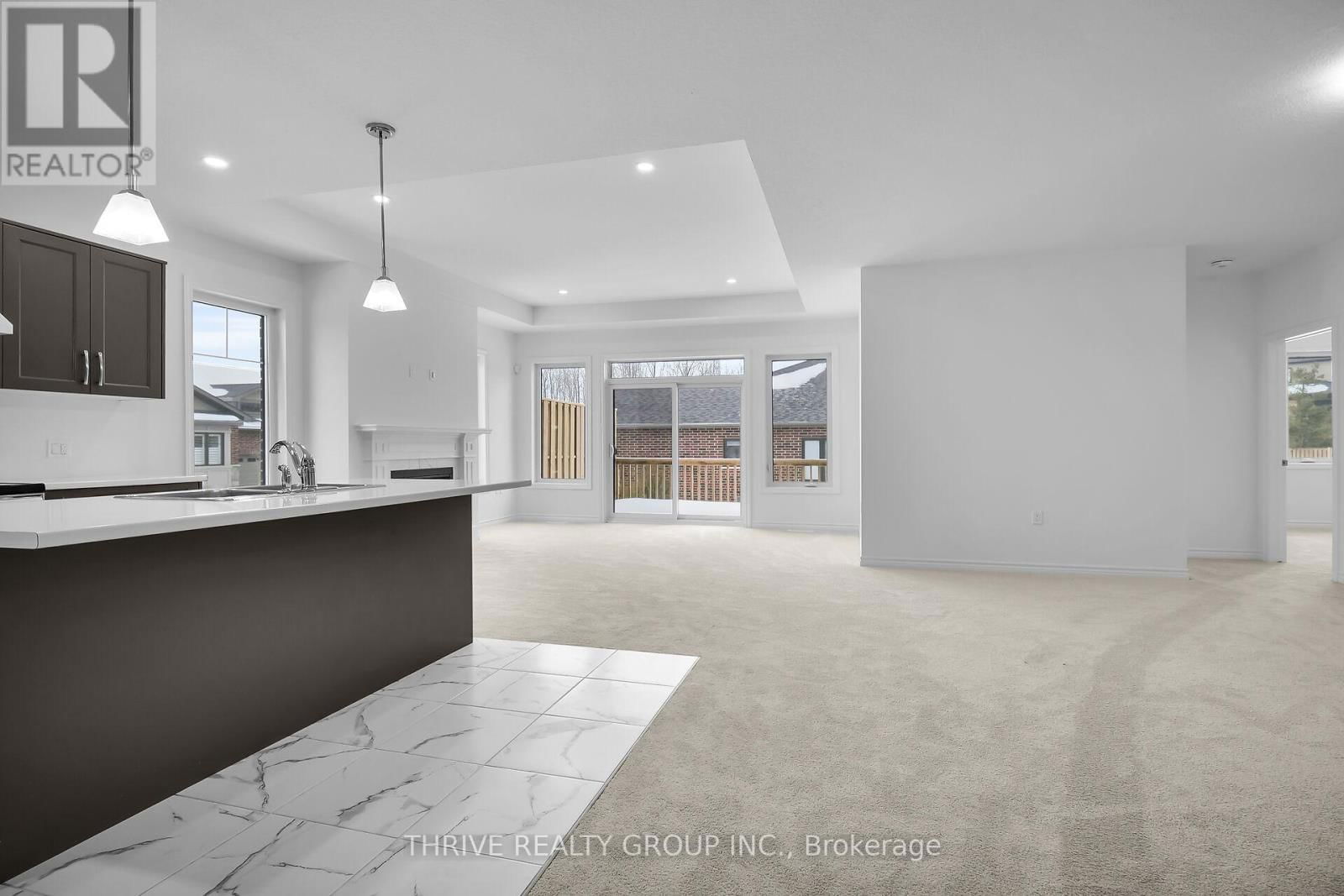 29 - 1080 UPPERPOINT AVENUE Image 6