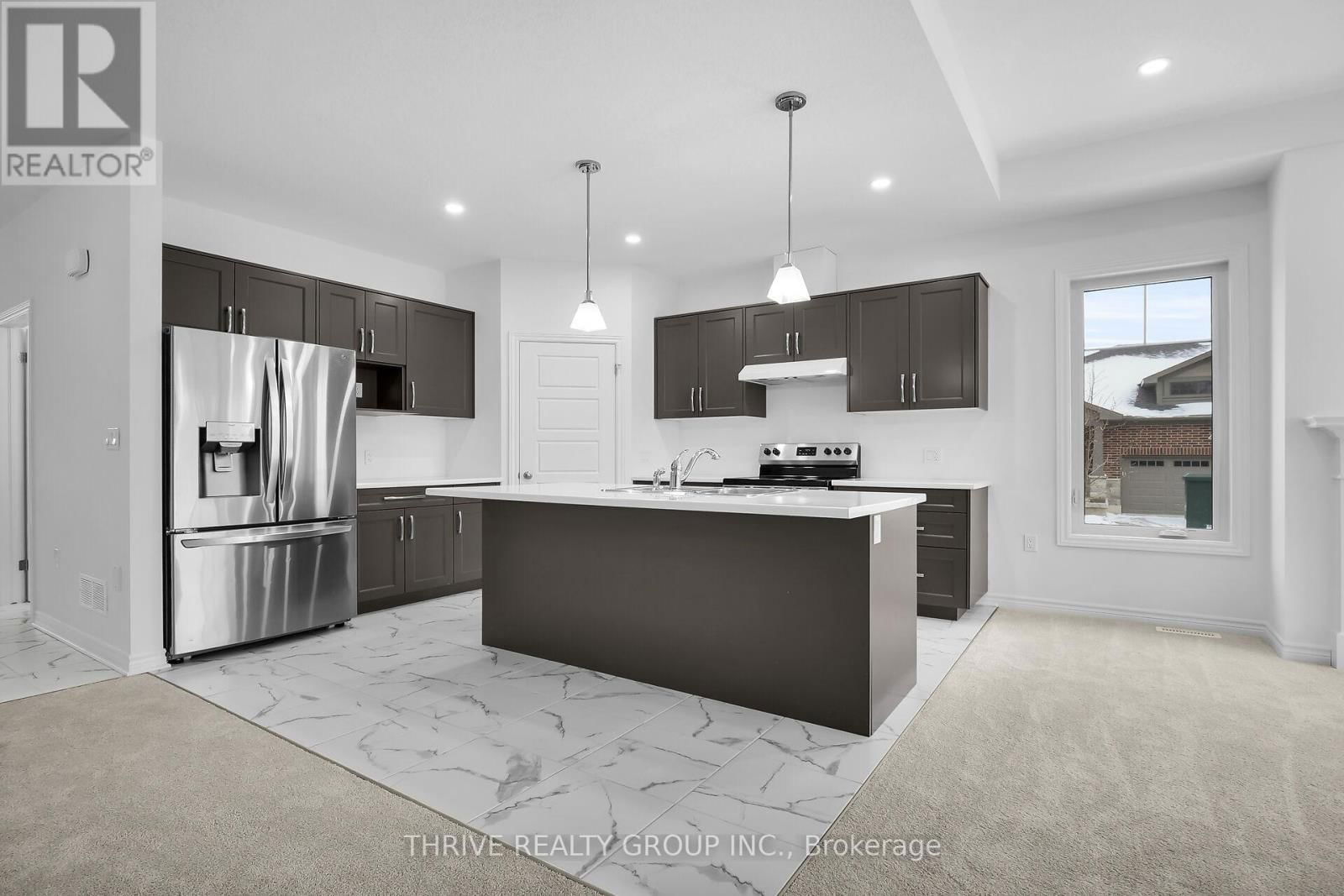 29 - 1080 UPPERPOINT AVENUE Image 7