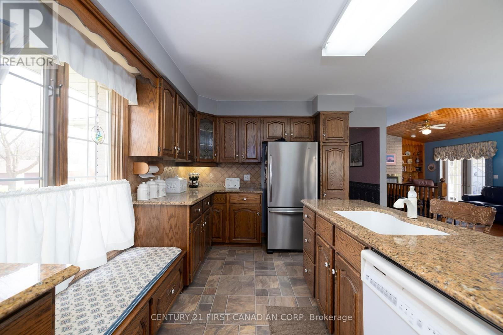 196 HULL ROAD Image 17