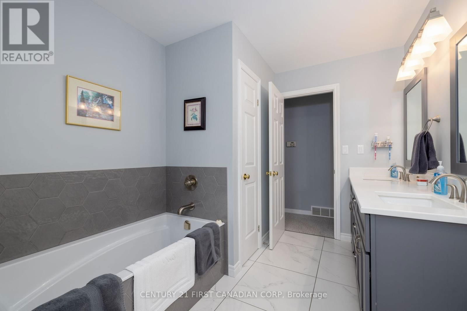 196 HULL ROAD Image 22