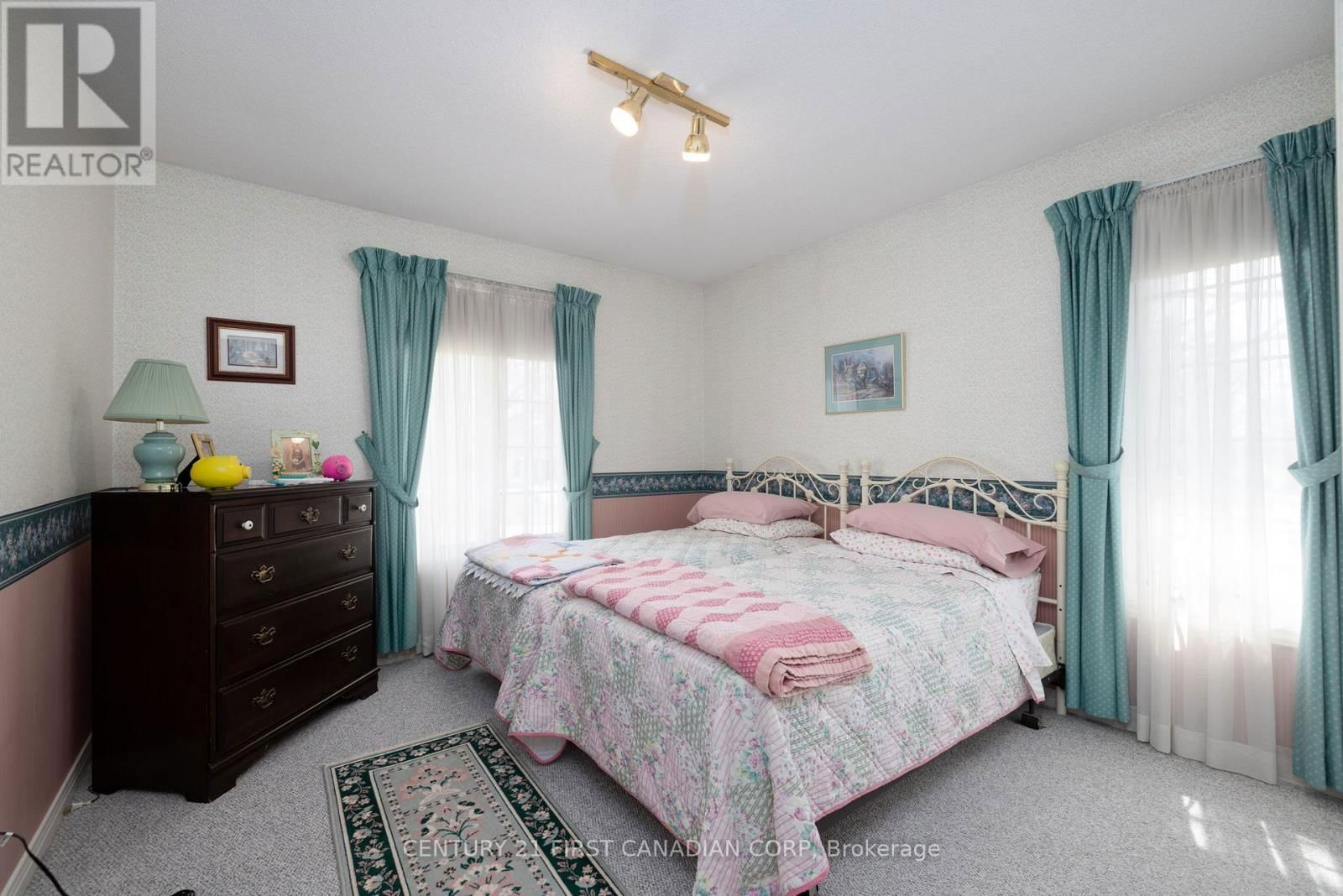 196 HULL ROAD Image 24