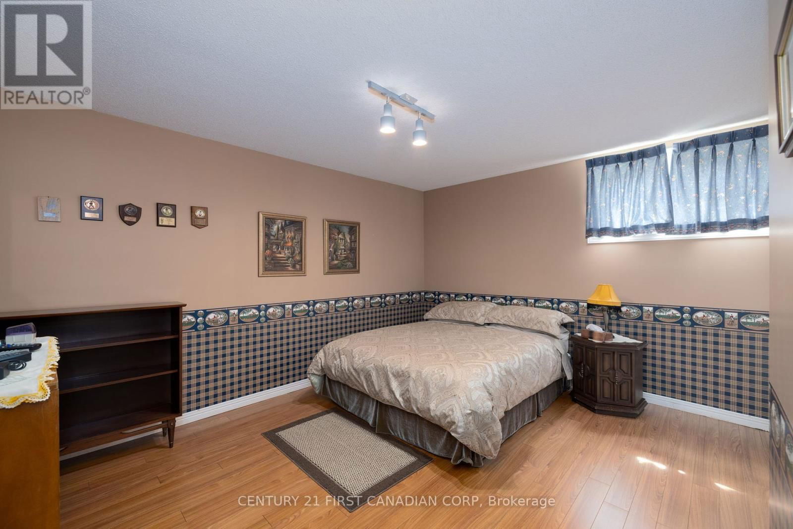 196 HULL ROAD Image 32