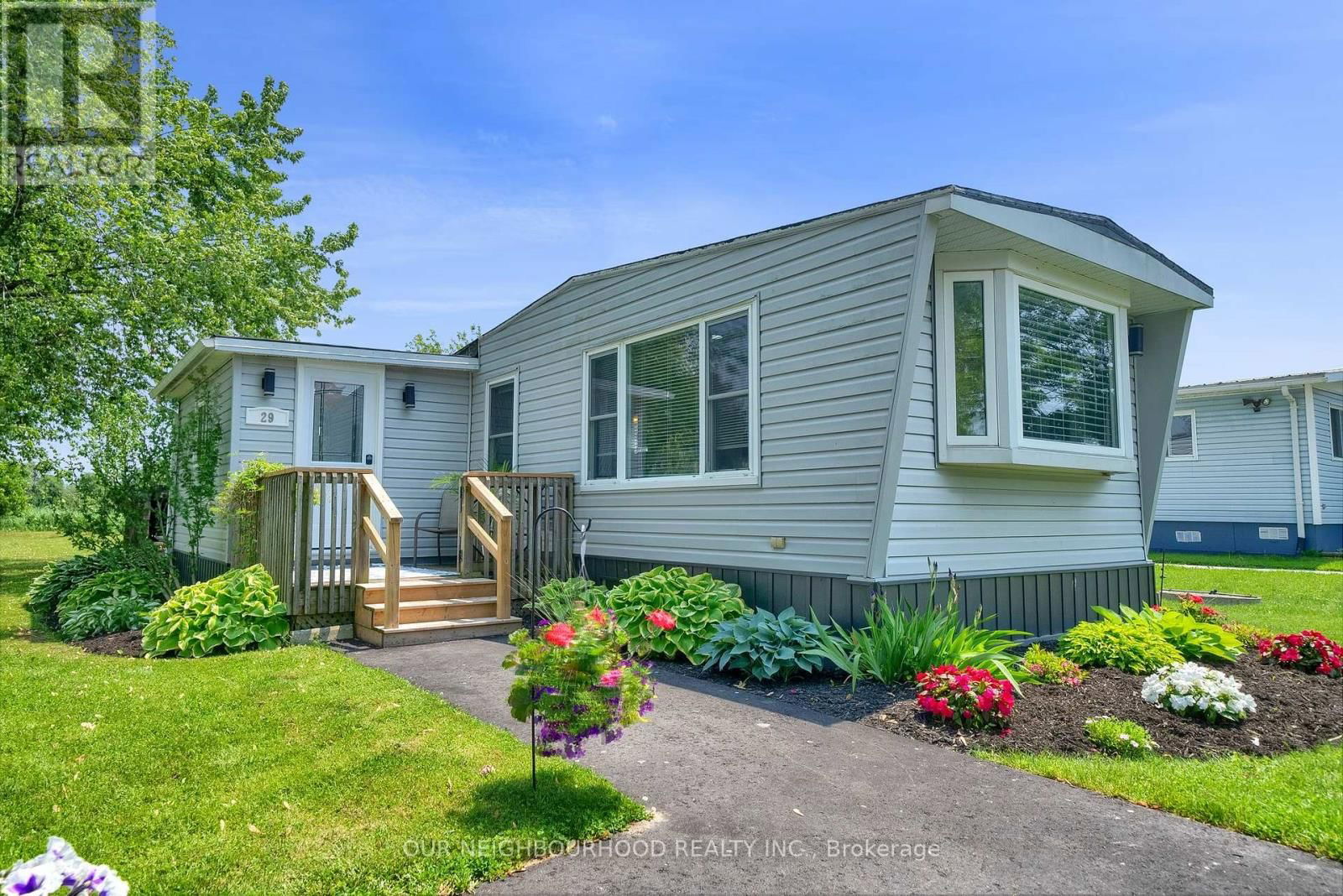 29 HILLVIEW DRIVE Image 1
