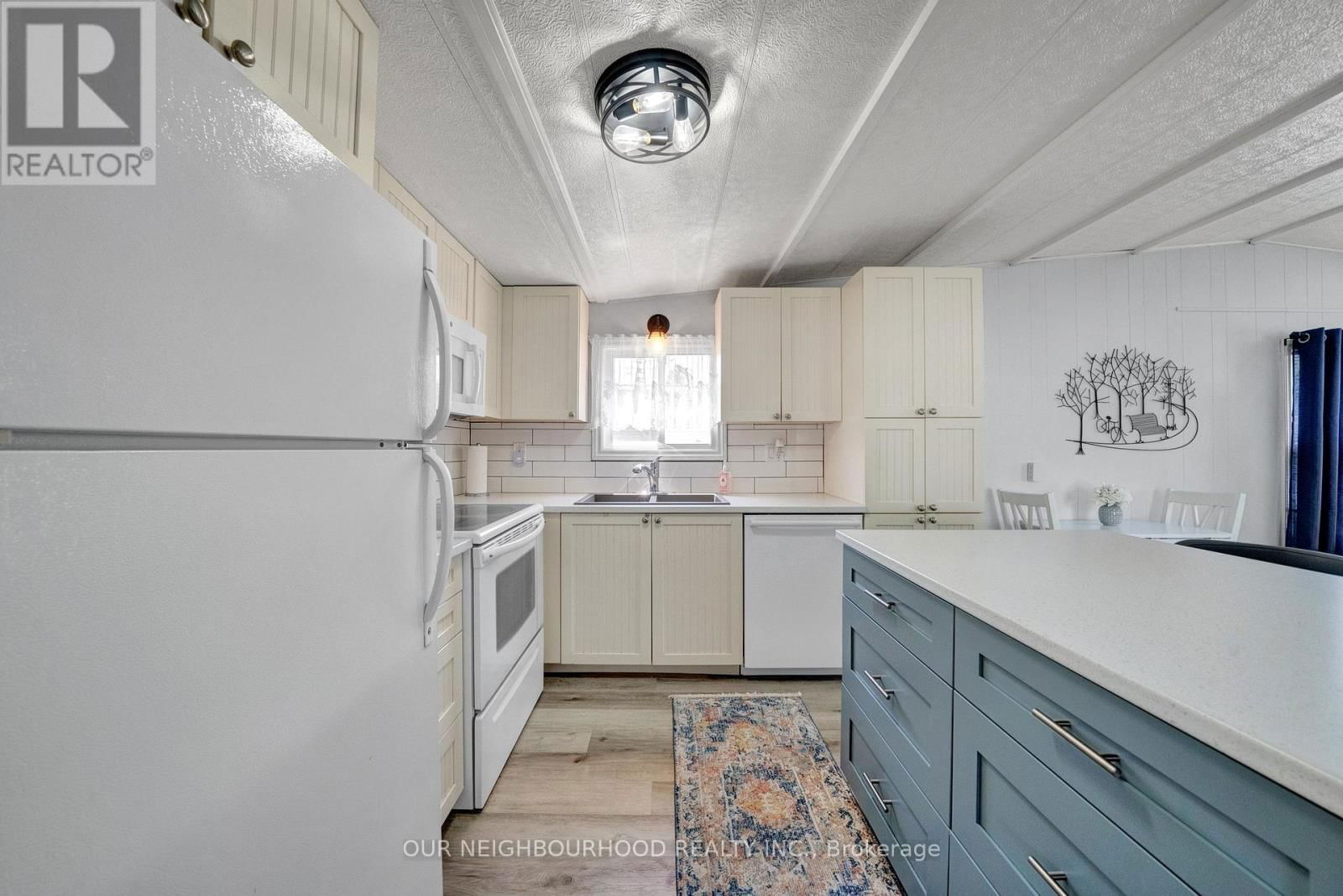29 HILLVIEW DRIVE Image 10