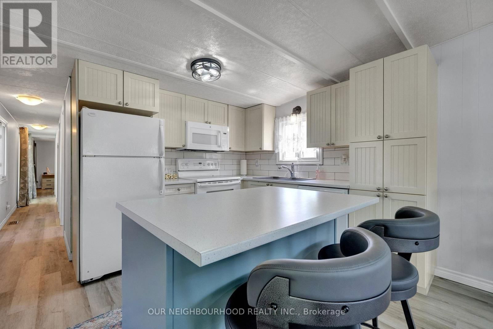 29 HILLVIEW DRIVE Image 12