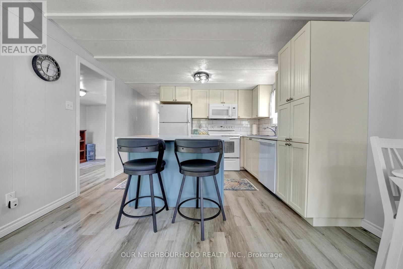 29 HILLVIEW DRIVE Image 14