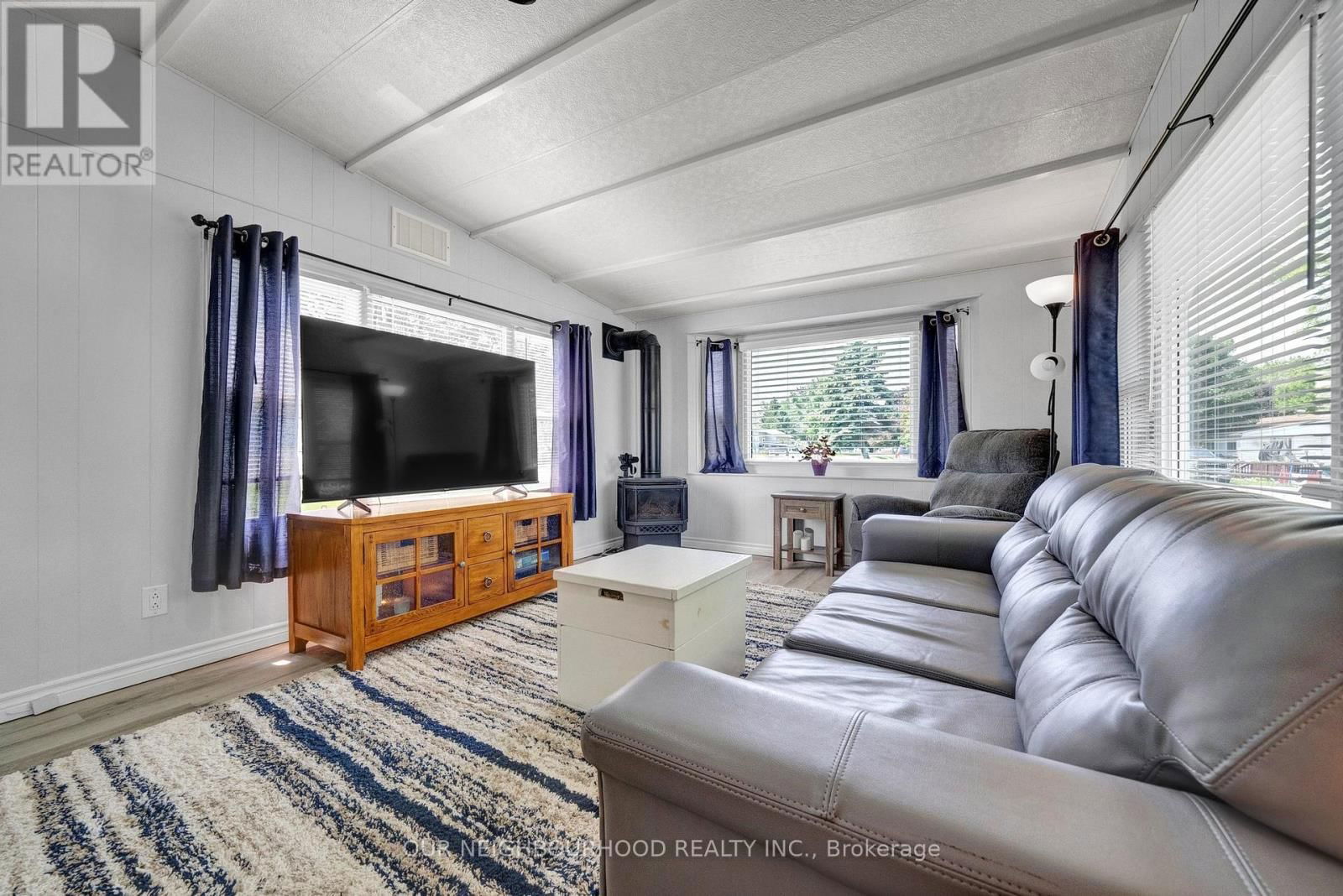 29 HILLVIEW DRIVE Image 18
