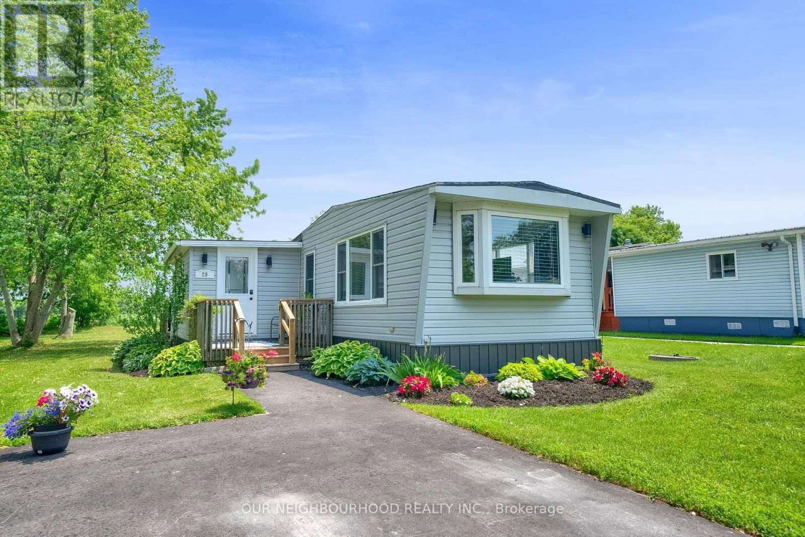 29 HILLVIEW DRIVE Image 2