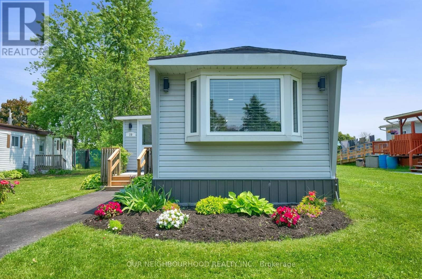 29 HILLVIEW DRIVE Image 3